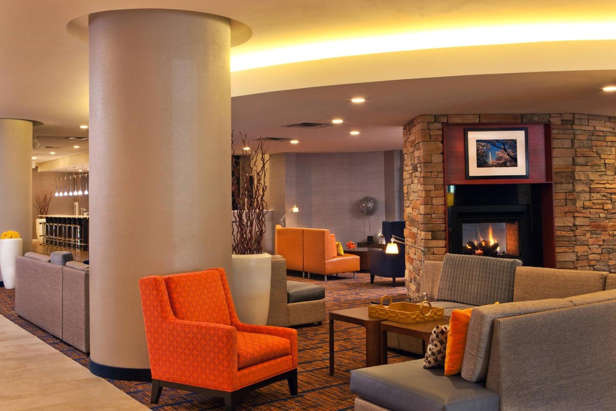 Courtyard By Marriott Alexandria Pentagon South Hotel Exterior foto